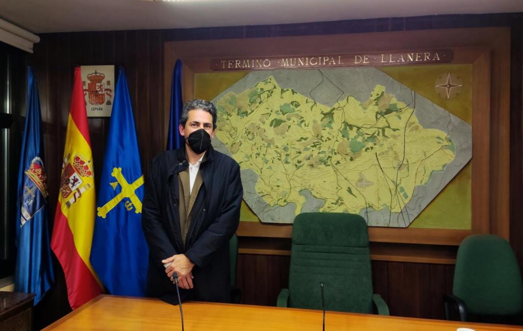 El Tapin -  Manrique Pérez toma posesión como nuevo concejal de Ciudadanos en el Ayuntamiento de Llanera